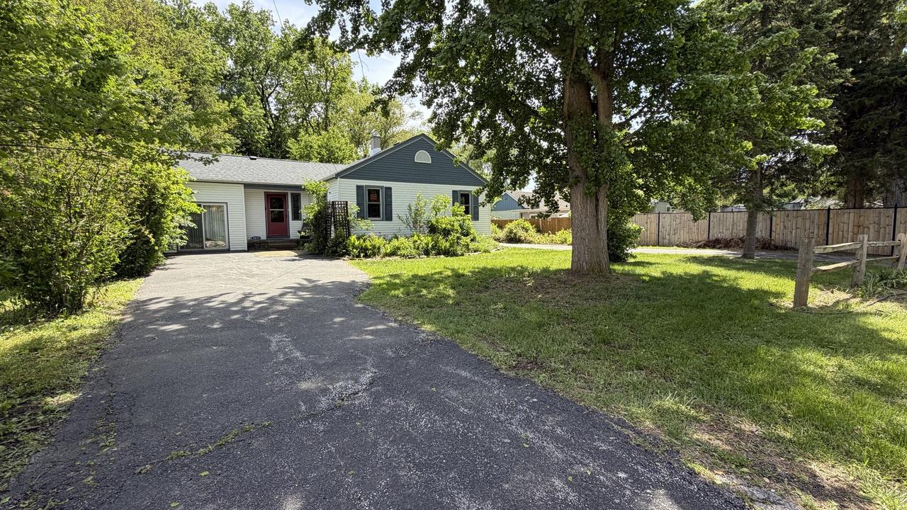 3633 Sunset Ave., Markham, IL 60428