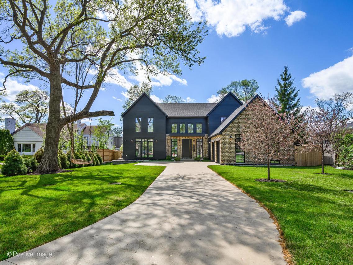 1180 Oak Ridge Dr., Glencoe, IL 60022