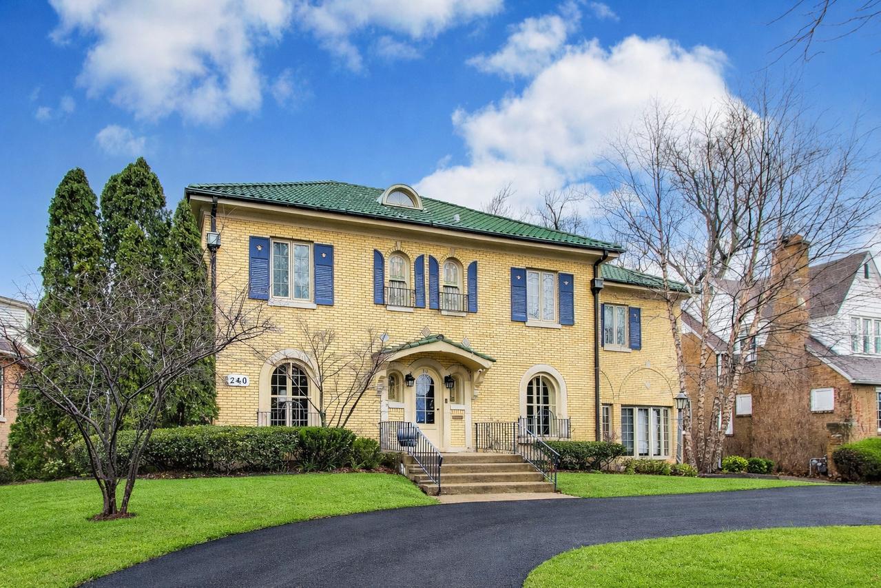 710 S Washington Ave., Park Ridge, IL 60068