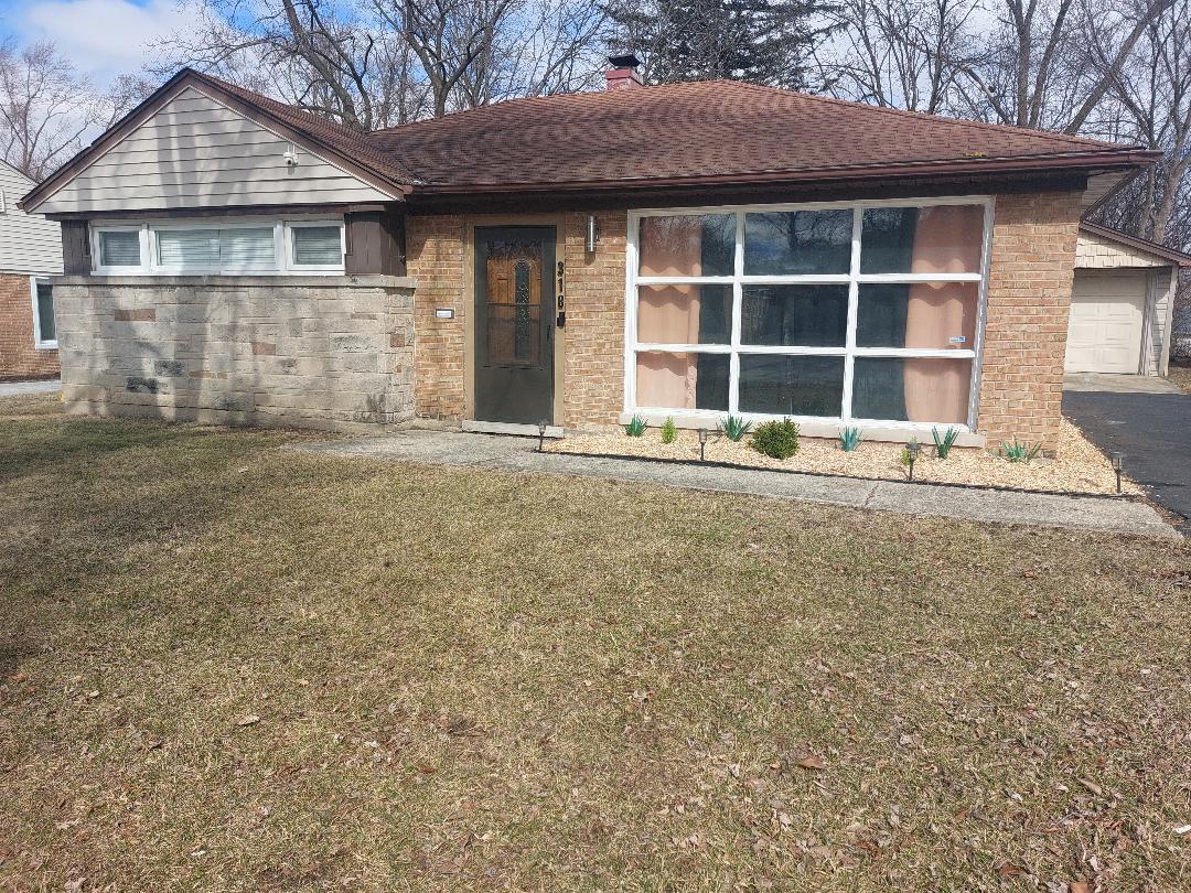 318 Minocqua St., Park Forest, IL 60466