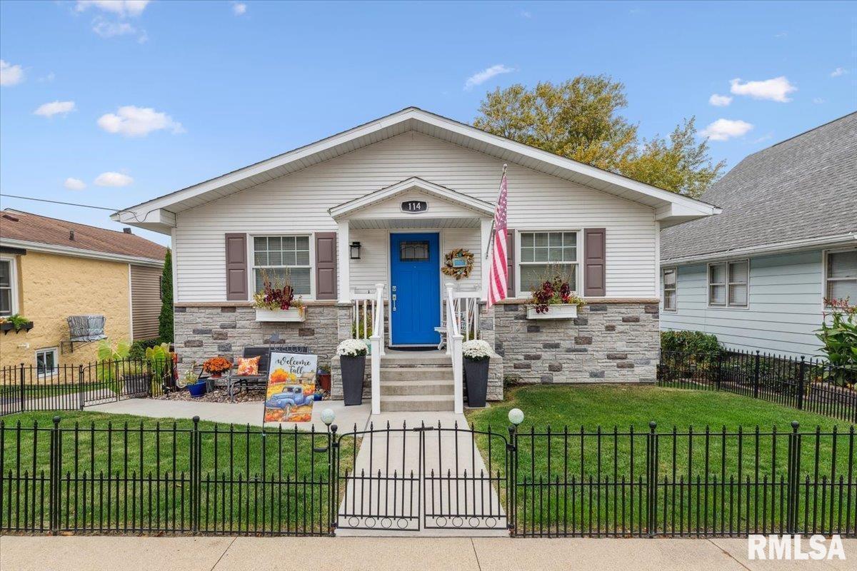 114 4th St., Fulton, IL 61252
