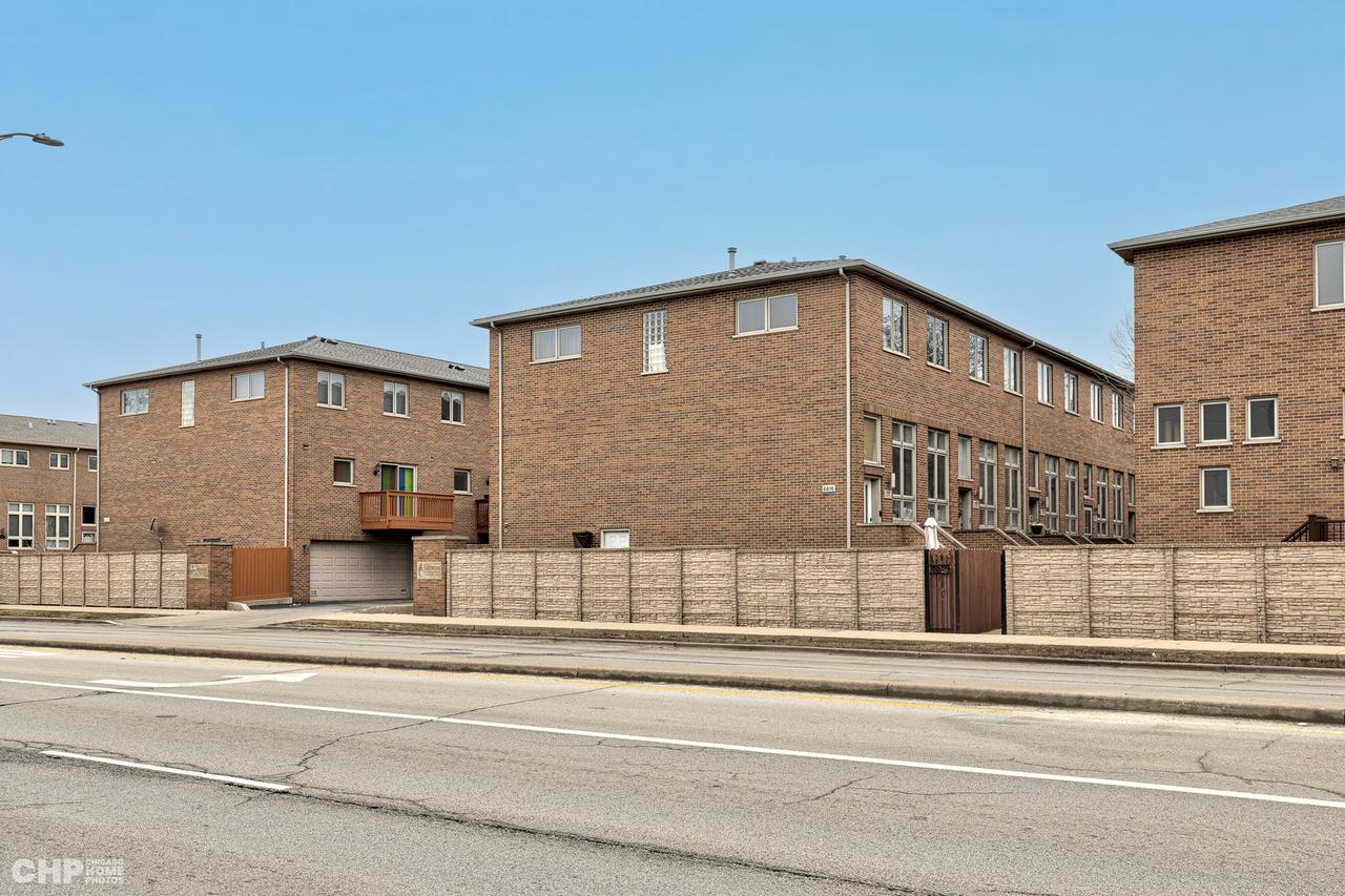 6816 W 65th St. #5, Chicago, IL 60638