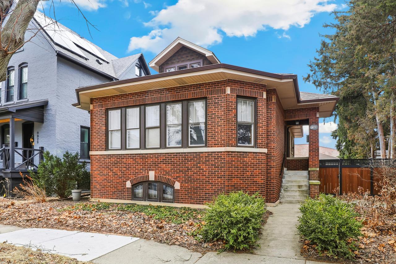 9031 Fairview Ave., Brookfield, IL 60513