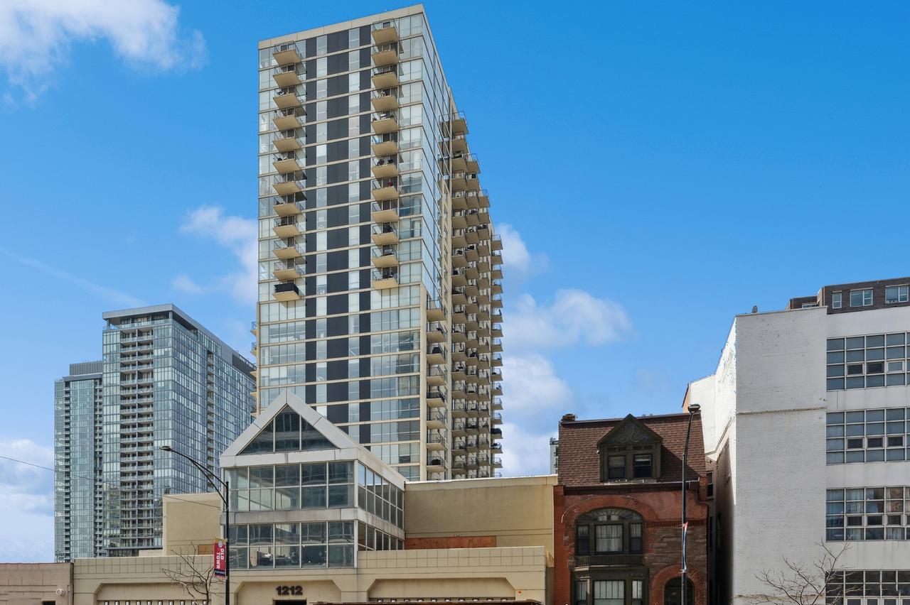 1212 N Lasalle Dr. #802, Chicago, IL 60610