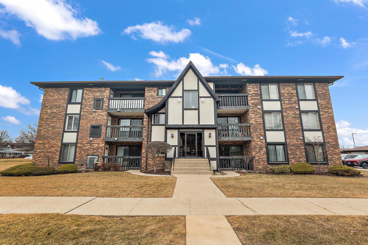 13651 Lamon Ave. #B12, Crestwood, IL 60418