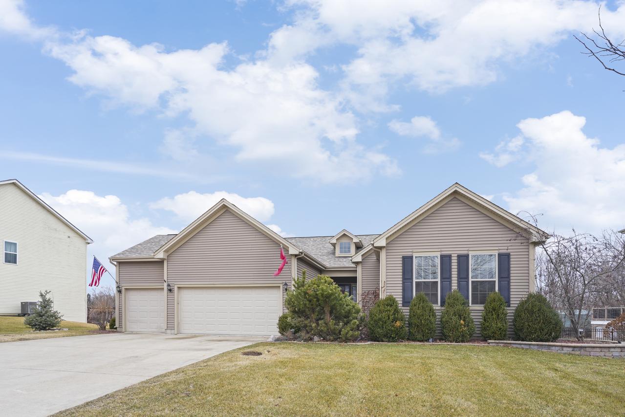 2165 Walnut Glen Blvd., Island Lake, IL 60042