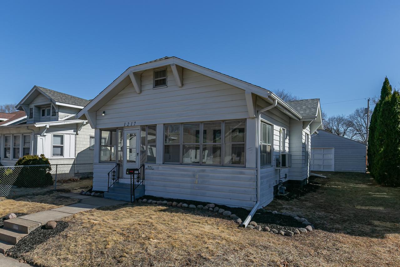 1217 35th St., Rock Island, IL 61201