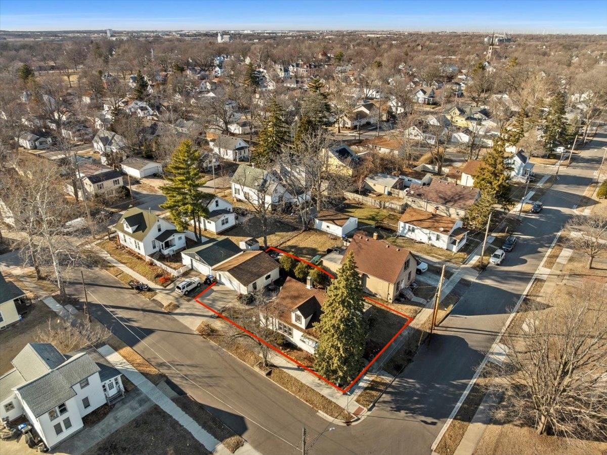 1211 S Lee St., Bloomington, IL 61701