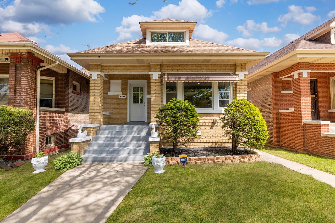 8109 S Marquette Ave., Chicago, IL 60617