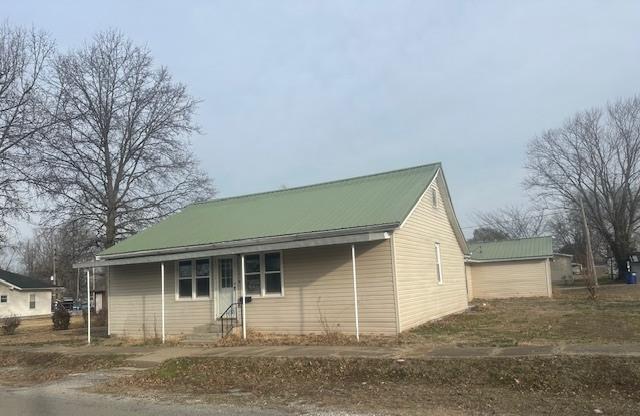 307 E Parker St., Pinckneyville, IL 62274