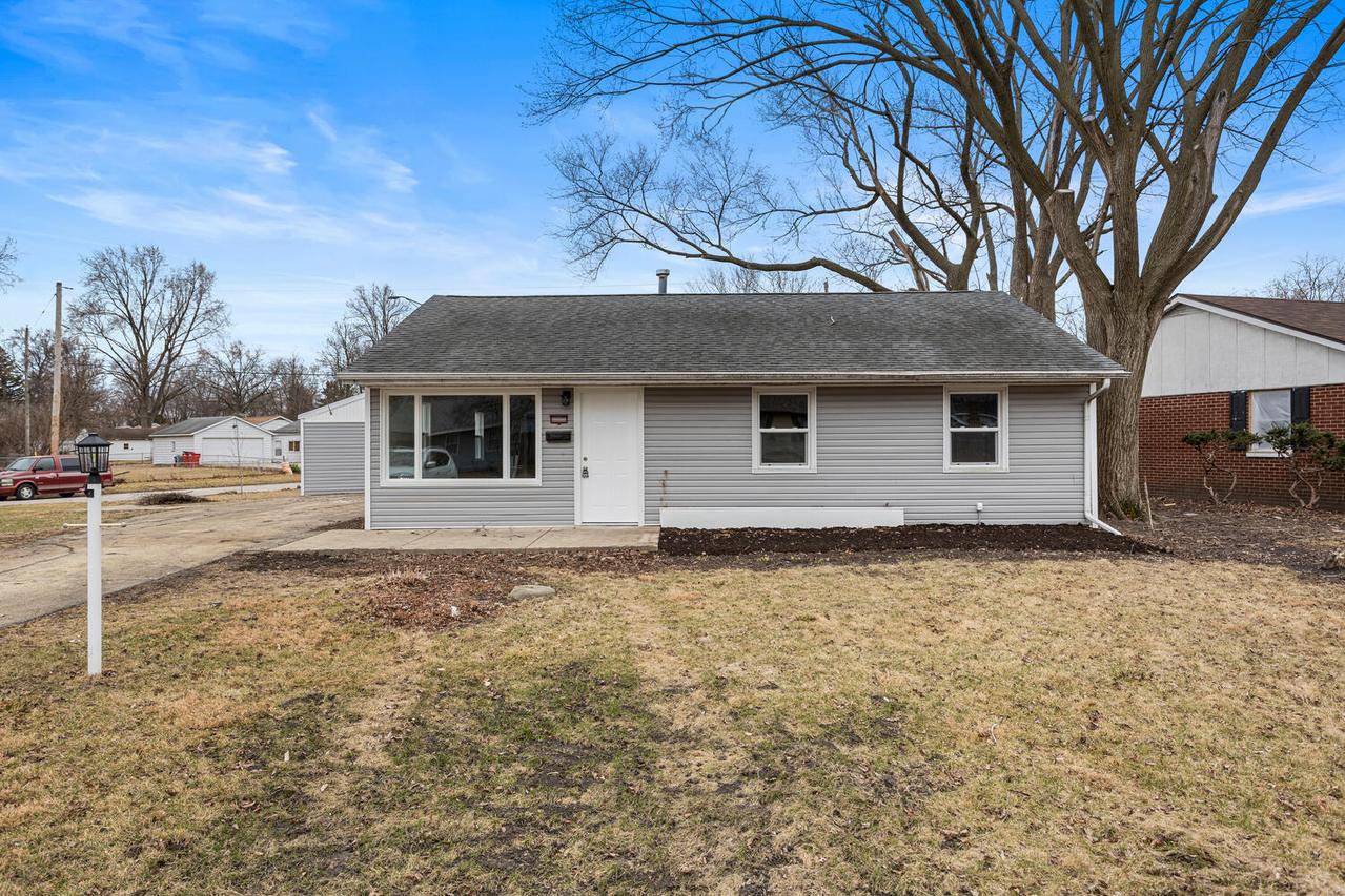 1501 Holly Hill Dr., Champaign, IL 61821