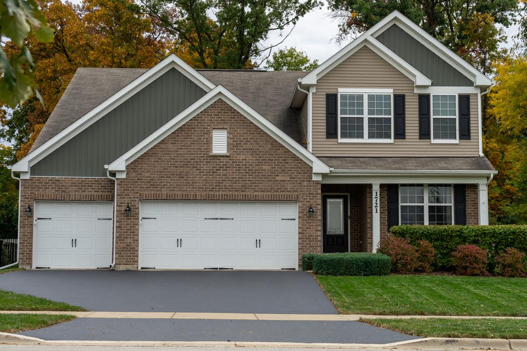 1721 Harcourt Dr., Woodridge, IL 60517