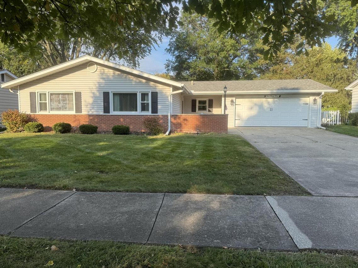 423 Harmony Dr., North Aurora, IL 60542