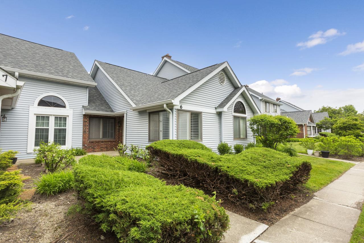 6 Hastings Ln., Lincolnshire, IL 60069