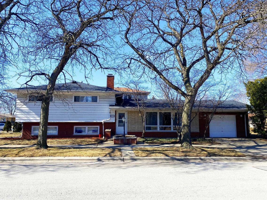 2900 W 100th Pl., Evergreen Park, IL 60805