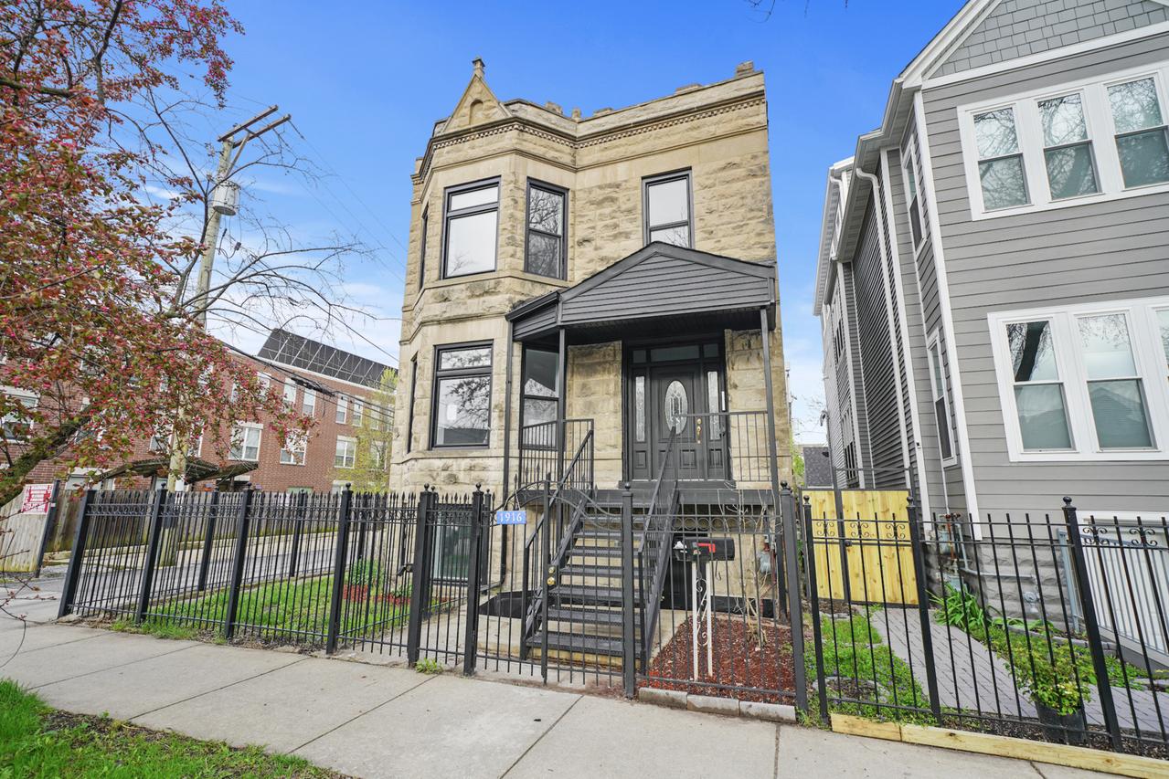 1916 N Ridgeway Ave., Chicago, IL 60647