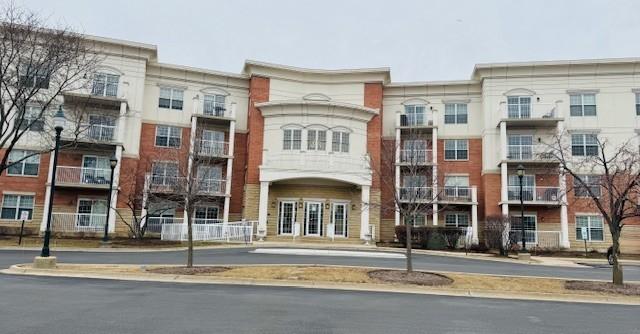 601 W Rand Rd. #301, Arlington Heights, IL 60004