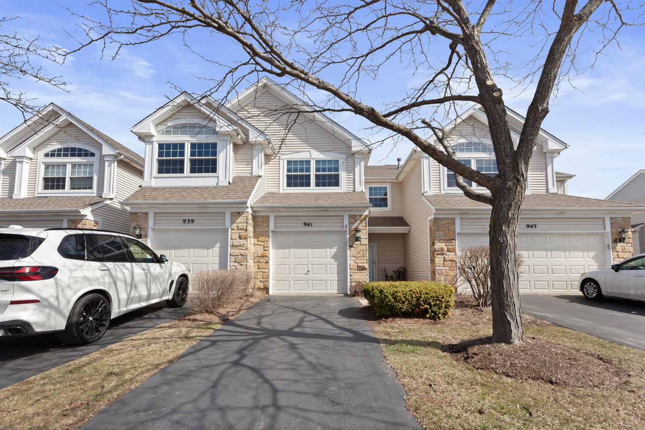 941 Mesa Dr., Lake In The Hills, IL 60156