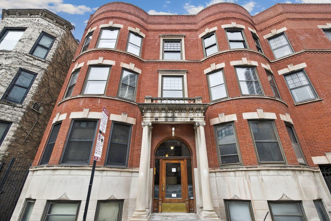 3172 N Cambridge Ave. #1, Chicago, IL 60657