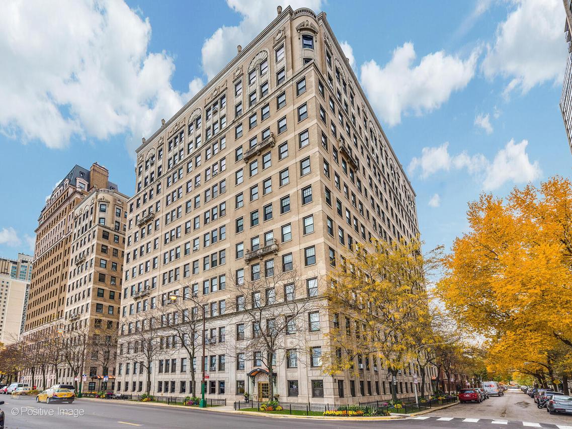 3530 N Lake Shore Dr. #11B, Chicago, IL 60657