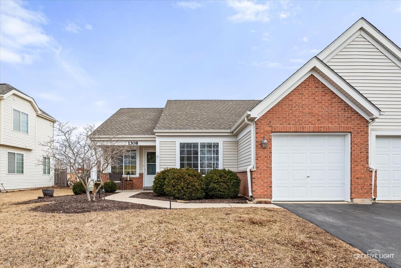 1308 Kettleson Dr., Minooka, IL 60447