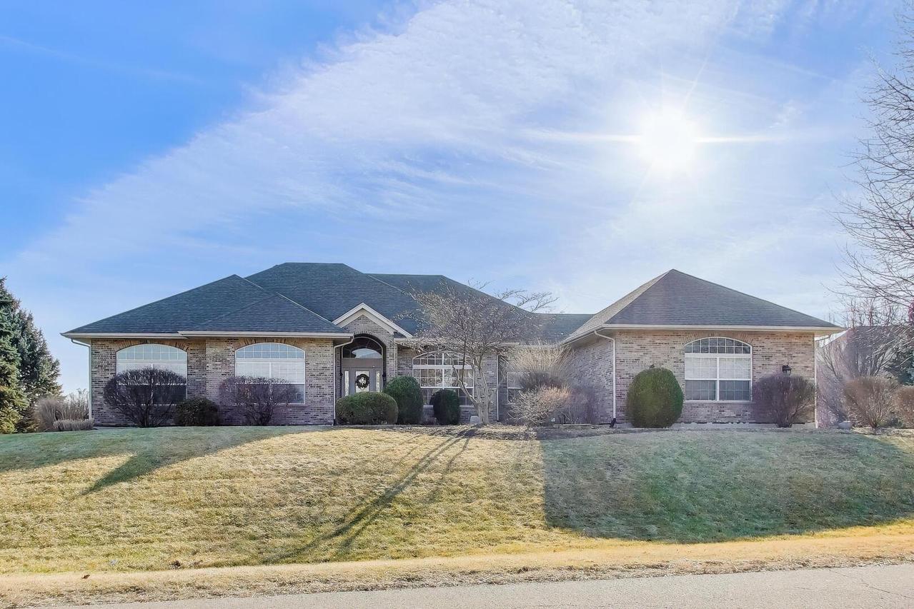 15N866 Meadow Ct., Hampshire, IL 60140