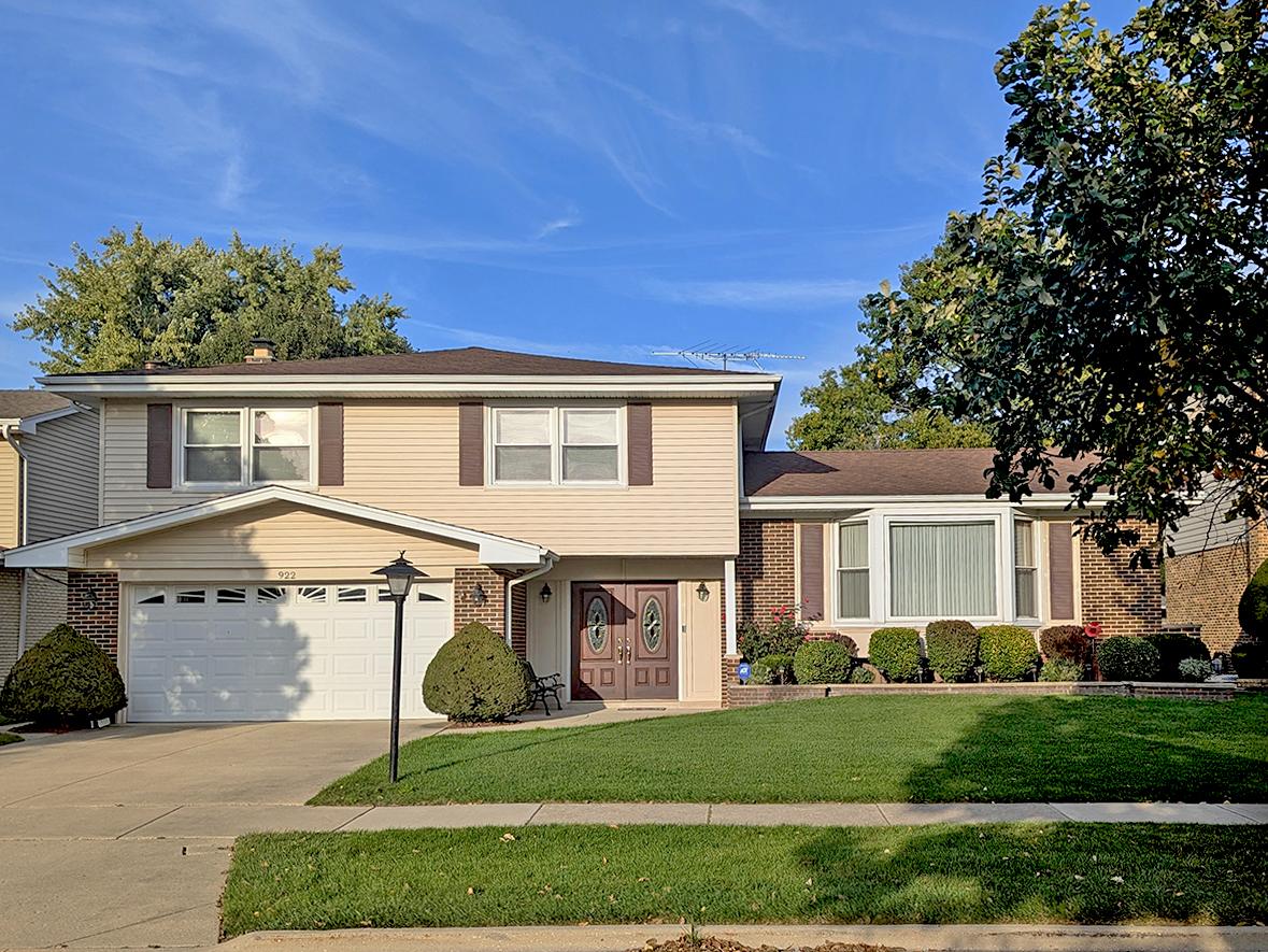 922 E Waverly Dr., Arlington Heights, IL 60004
