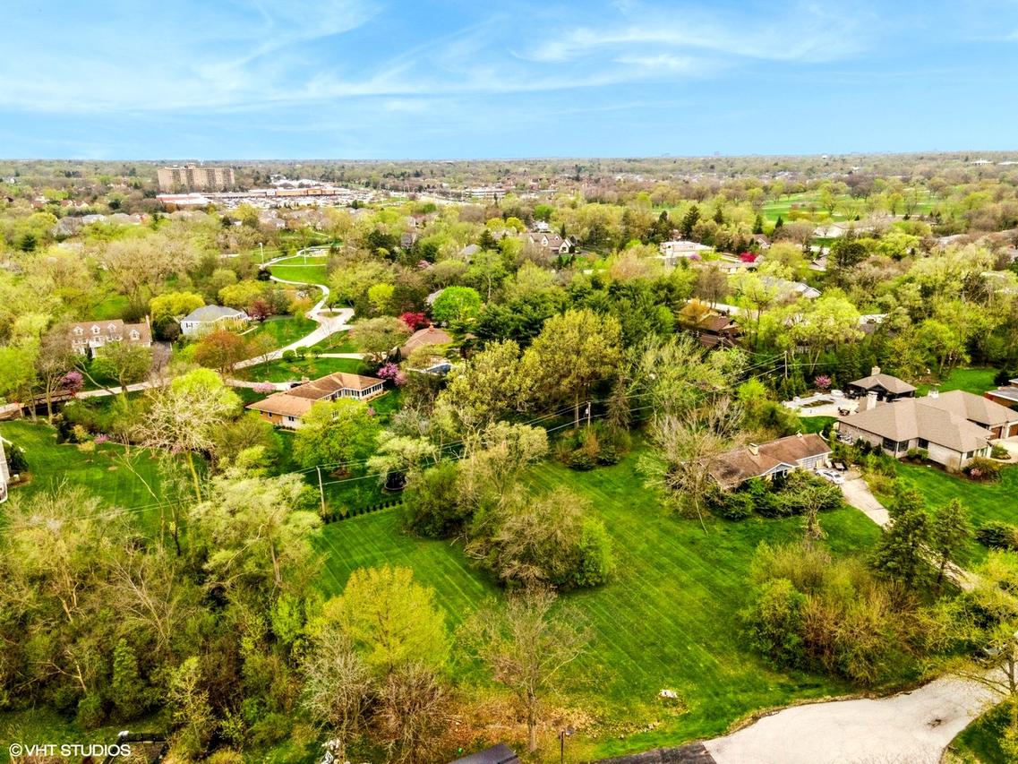 6420 Thurlow St., Willowbrook, IL 60527