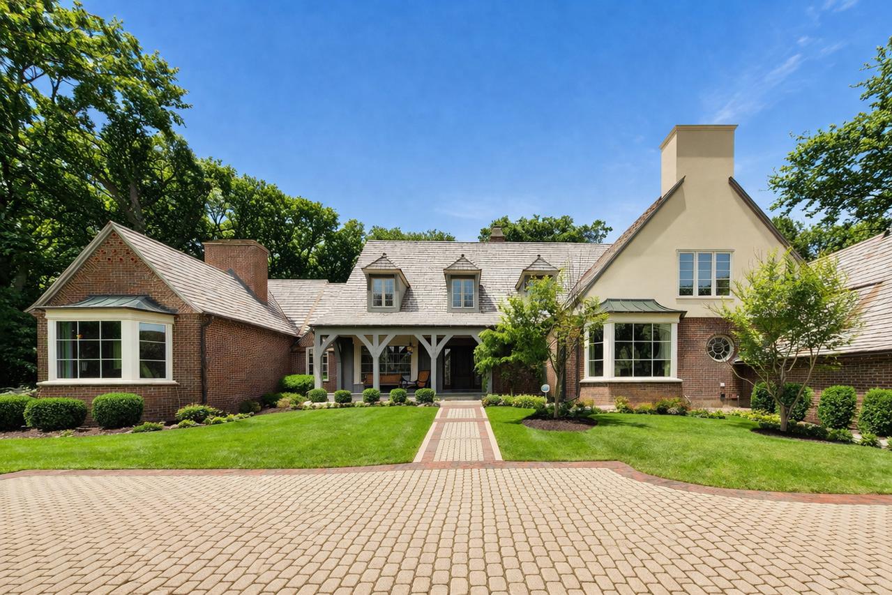 3 Goose Lake Dr., Barrington Hills, IL 60010