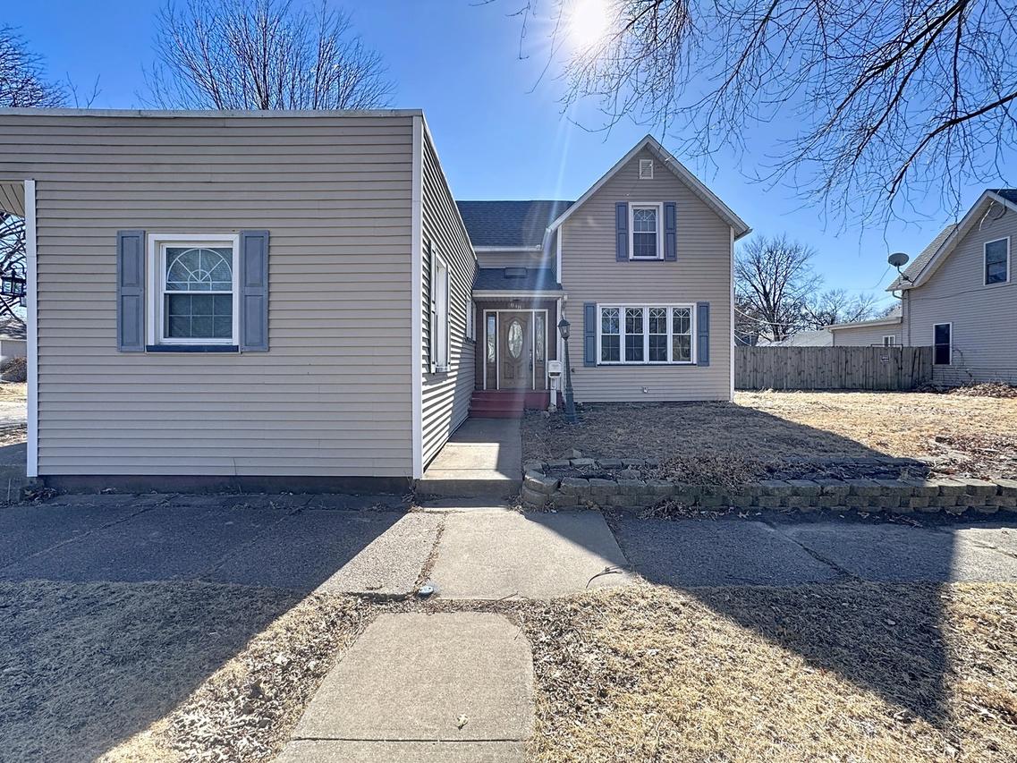 848 20th Ave., Moline, IL 61265