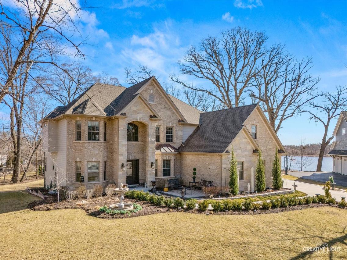 822 Hoyden Ct., Sugar Grove, IL 60554