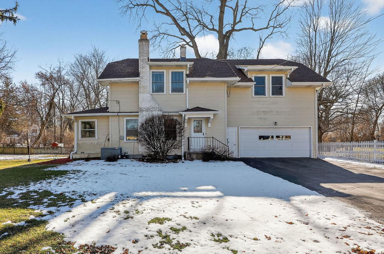 32W183 Glos St., Wayne, IL 60184