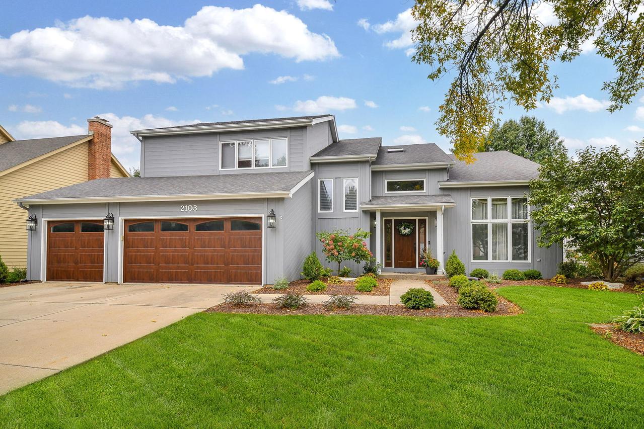2103 Primrose Ln., Naperville, IL 60565