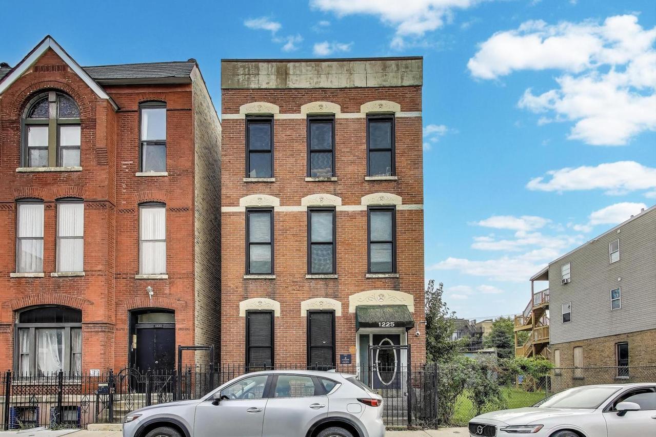 1225 W Erie St., Chicago, IL 60642