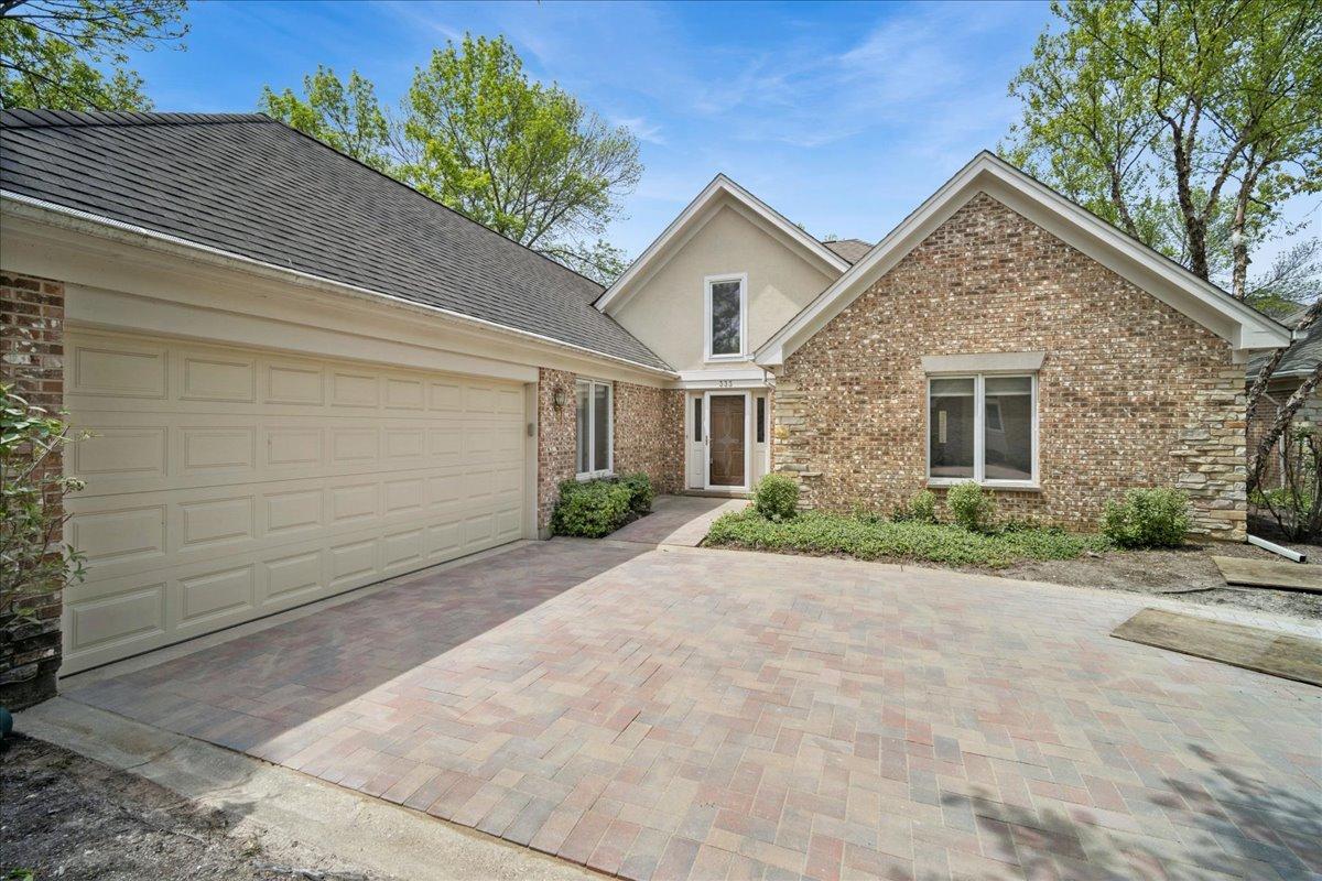 333 Rivershire Ct., Lincolnshire, IL 60069