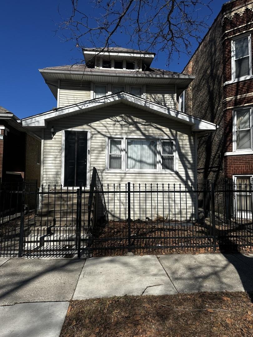 4850 W Iowa St., Chicago, IL 60651