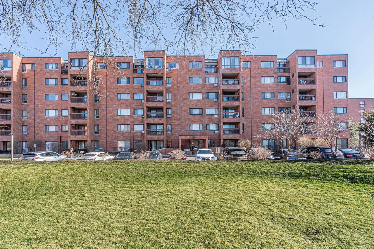 3801 Appian Way #403, Glenview, IL 60025