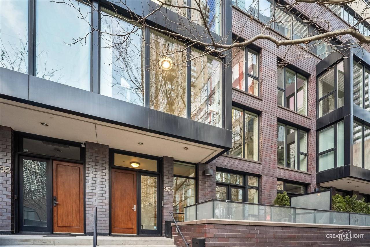 204 N Park Dr., Chicago, IL 60601