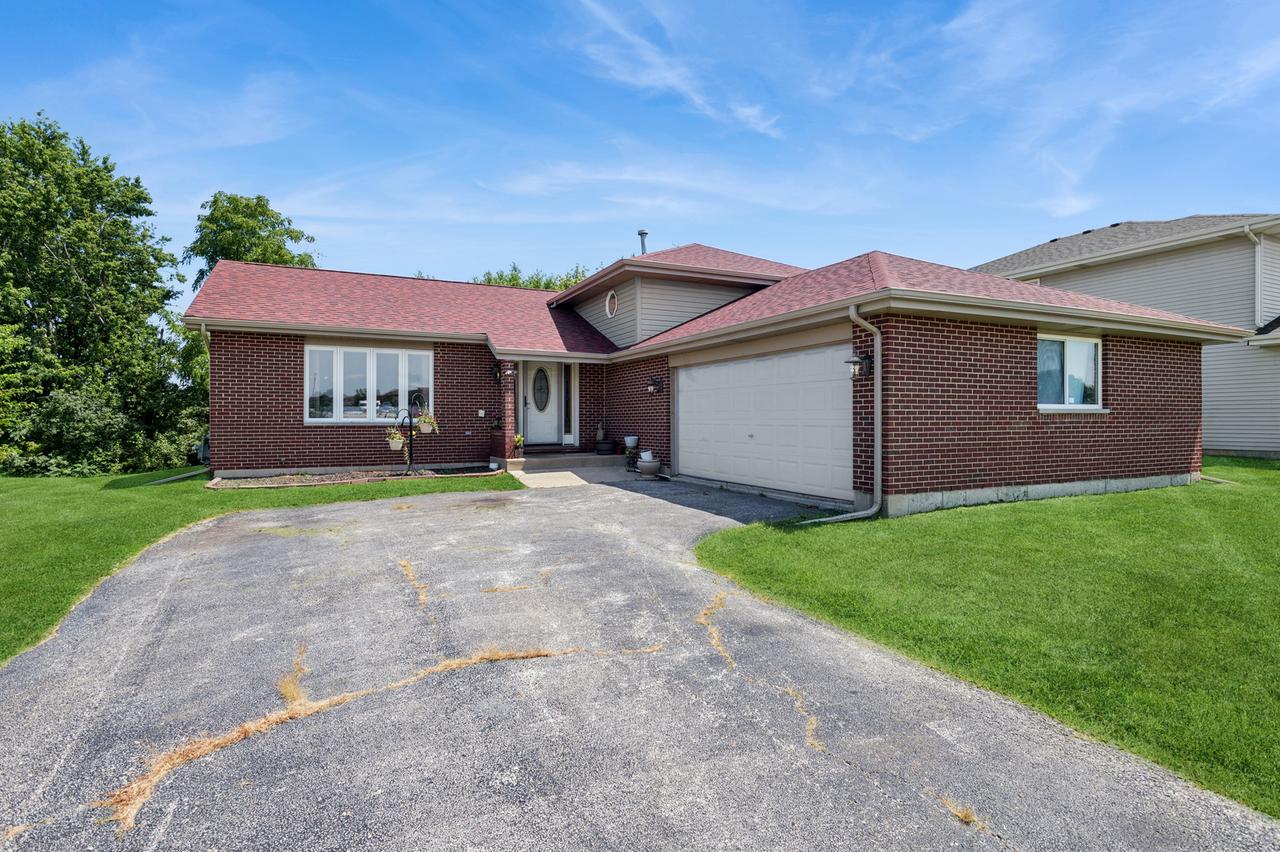 22979 Eastwind Dr., Richton Park, IL 60471