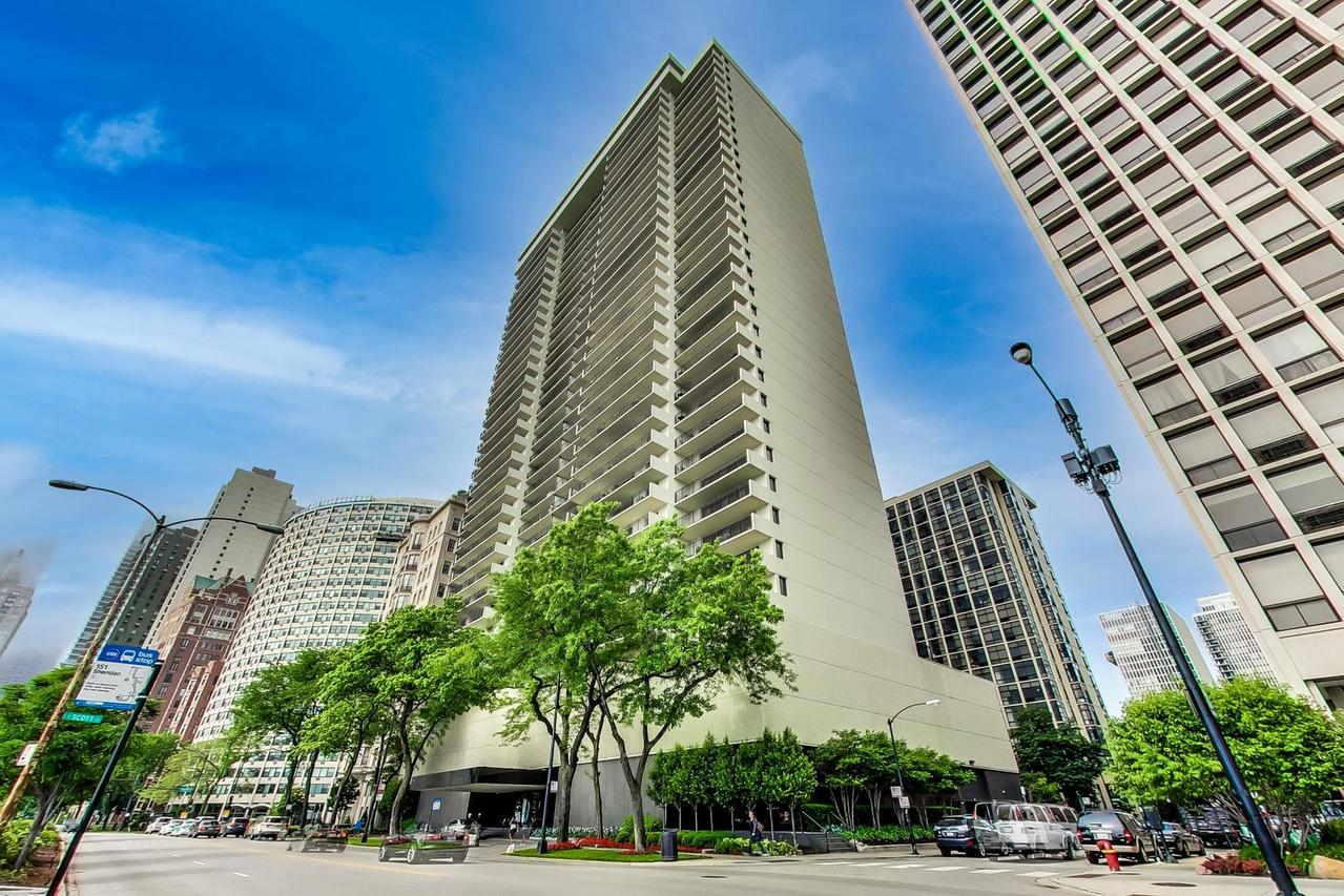1212 N Lake Shore Dr. #12BS, Chicago, IL 60610