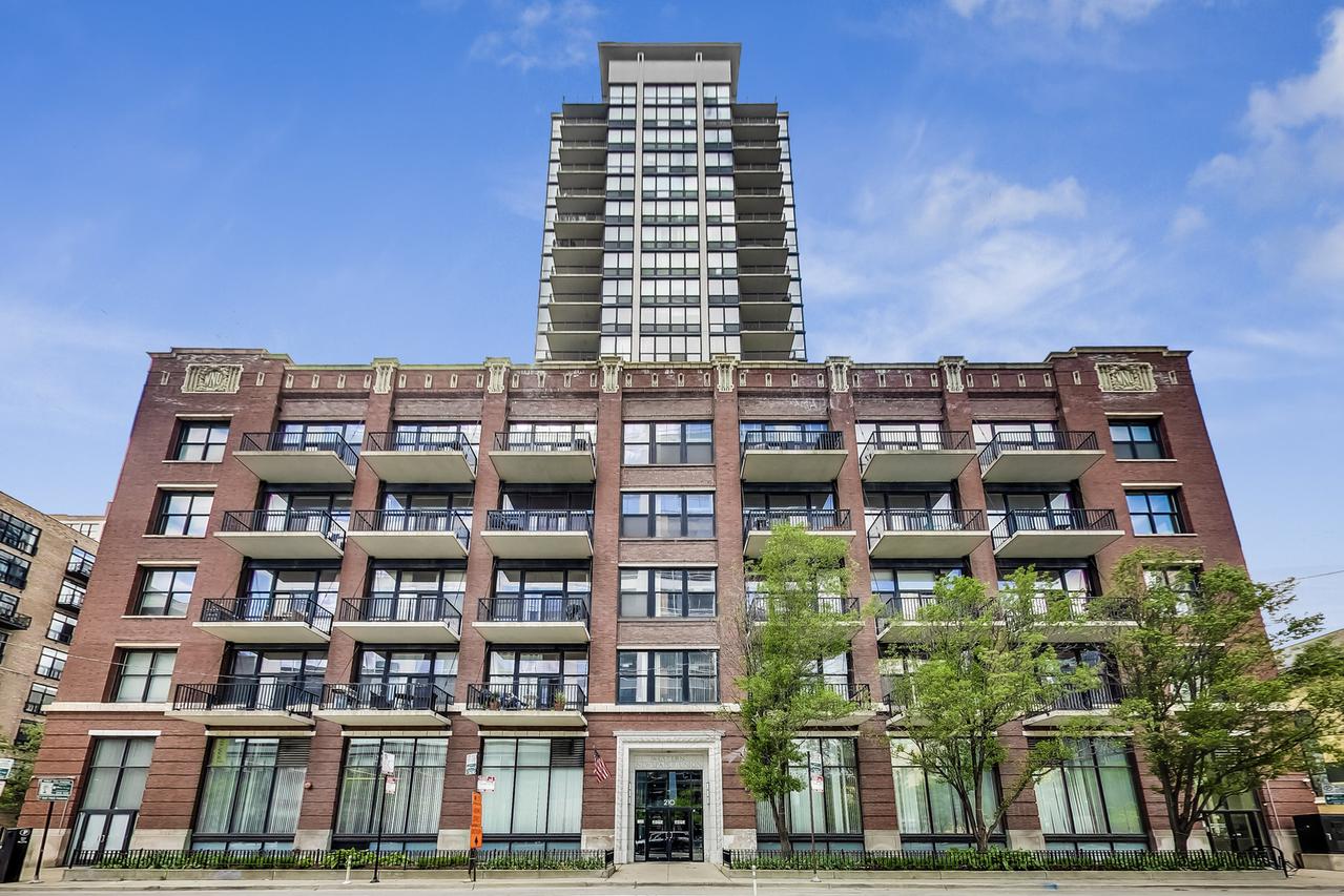 210 S Desplaines St. #2007, Chicago, IL 60661