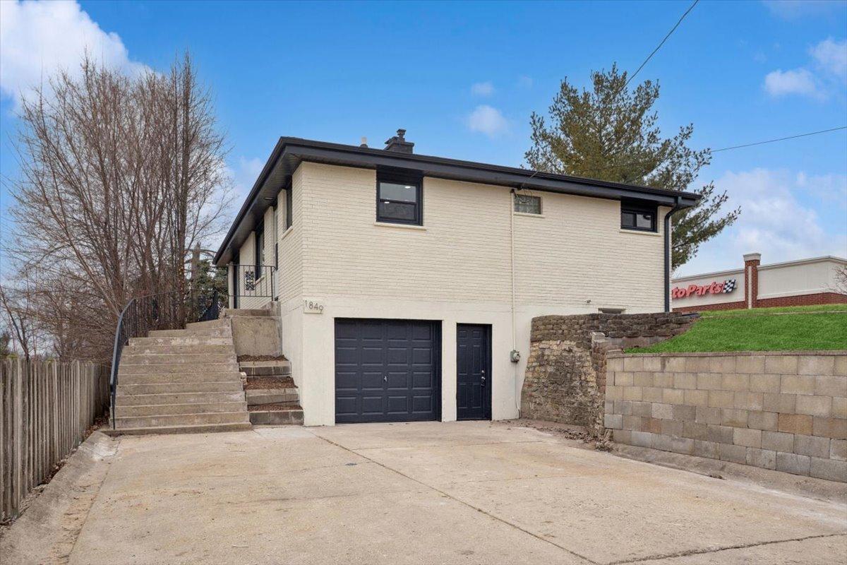 1849 Larkin Ave., Elgin, IL 60123