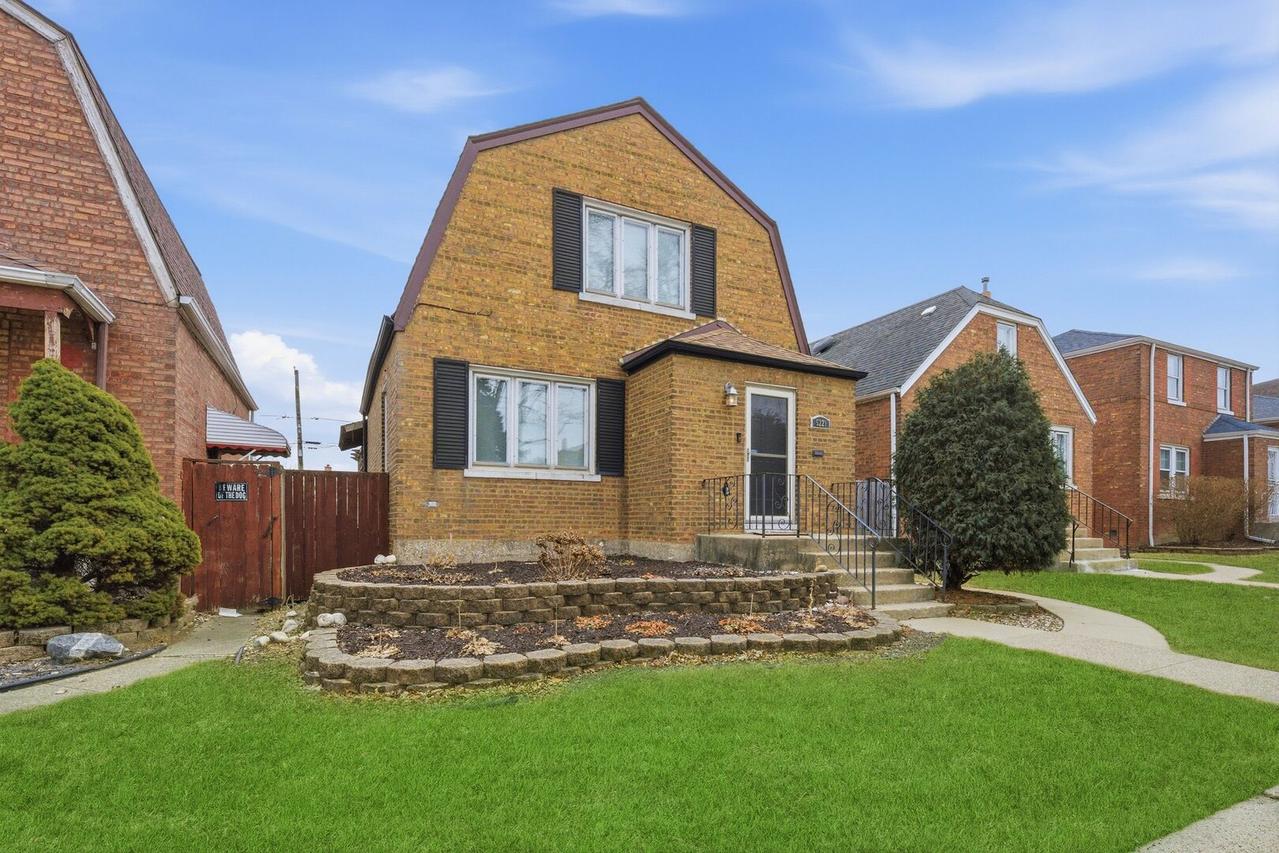 5221 S Parkside Ave., Chicago, IL 60638