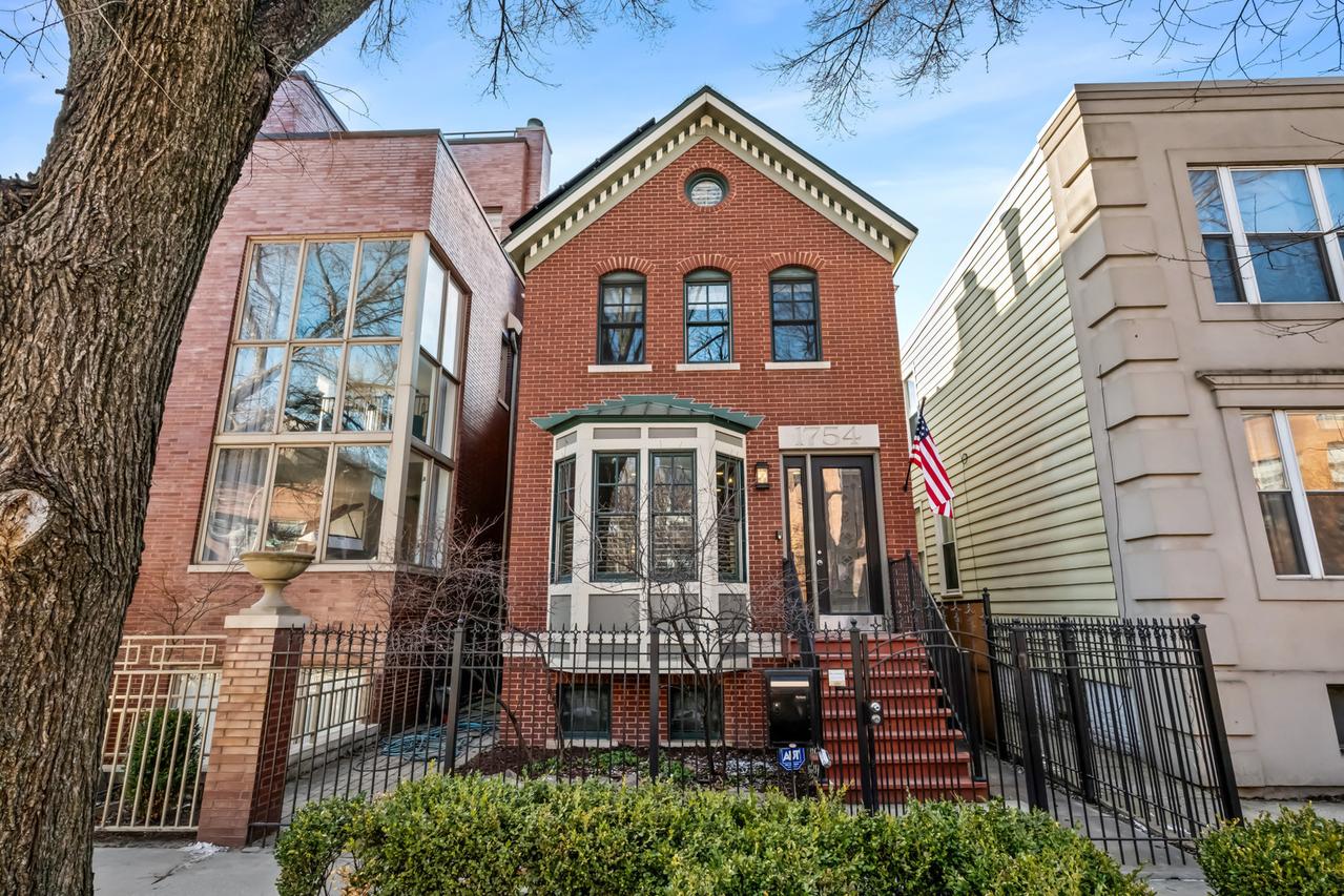 1754 N Hoyne Ave., Chicago, IL 60647