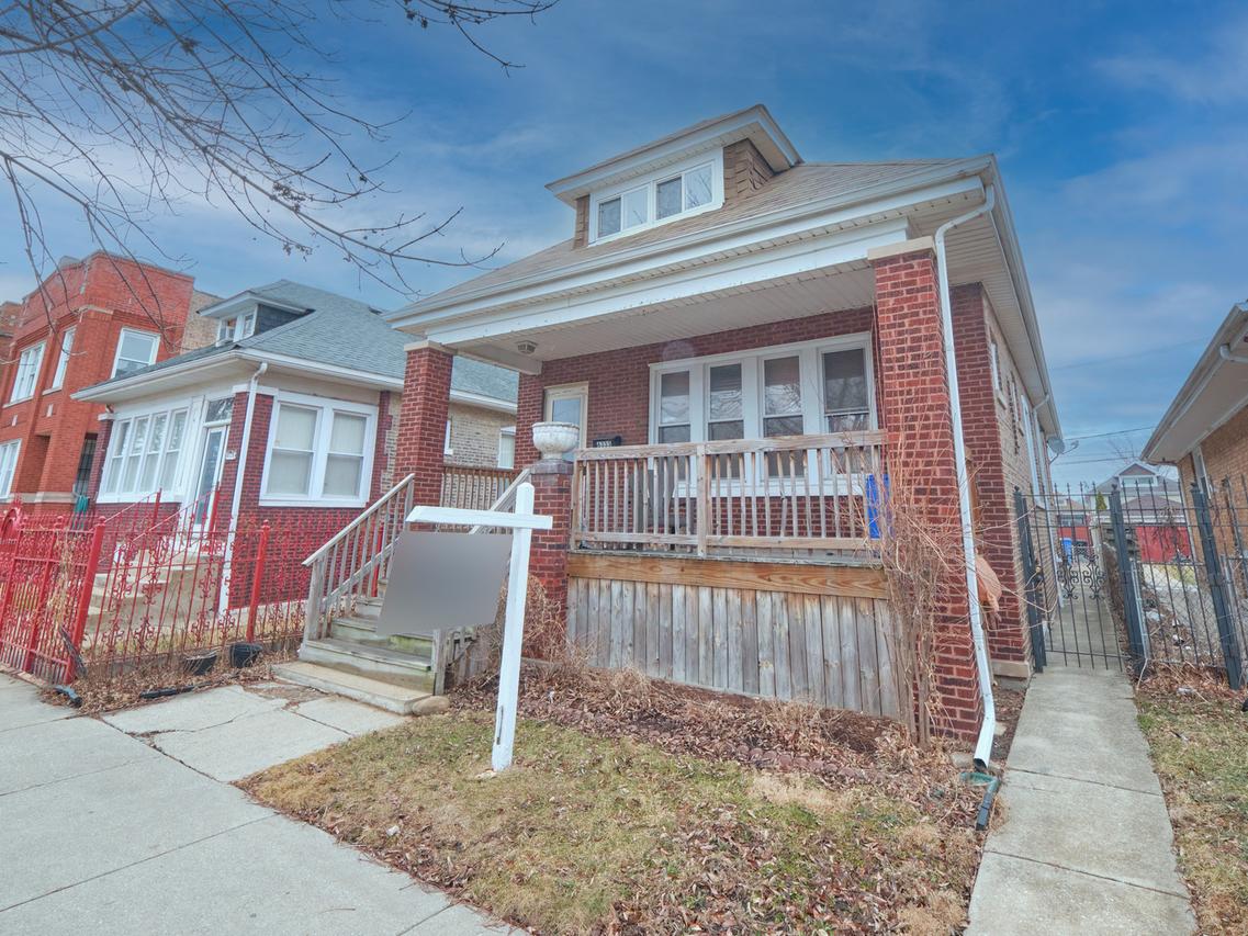 6333 S Whipple St., Chicago, IL 60629