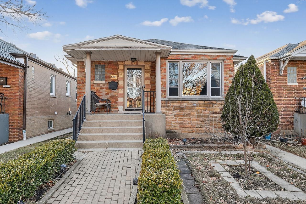 6104 N Kimball Ave., Chicago, IL 60659
