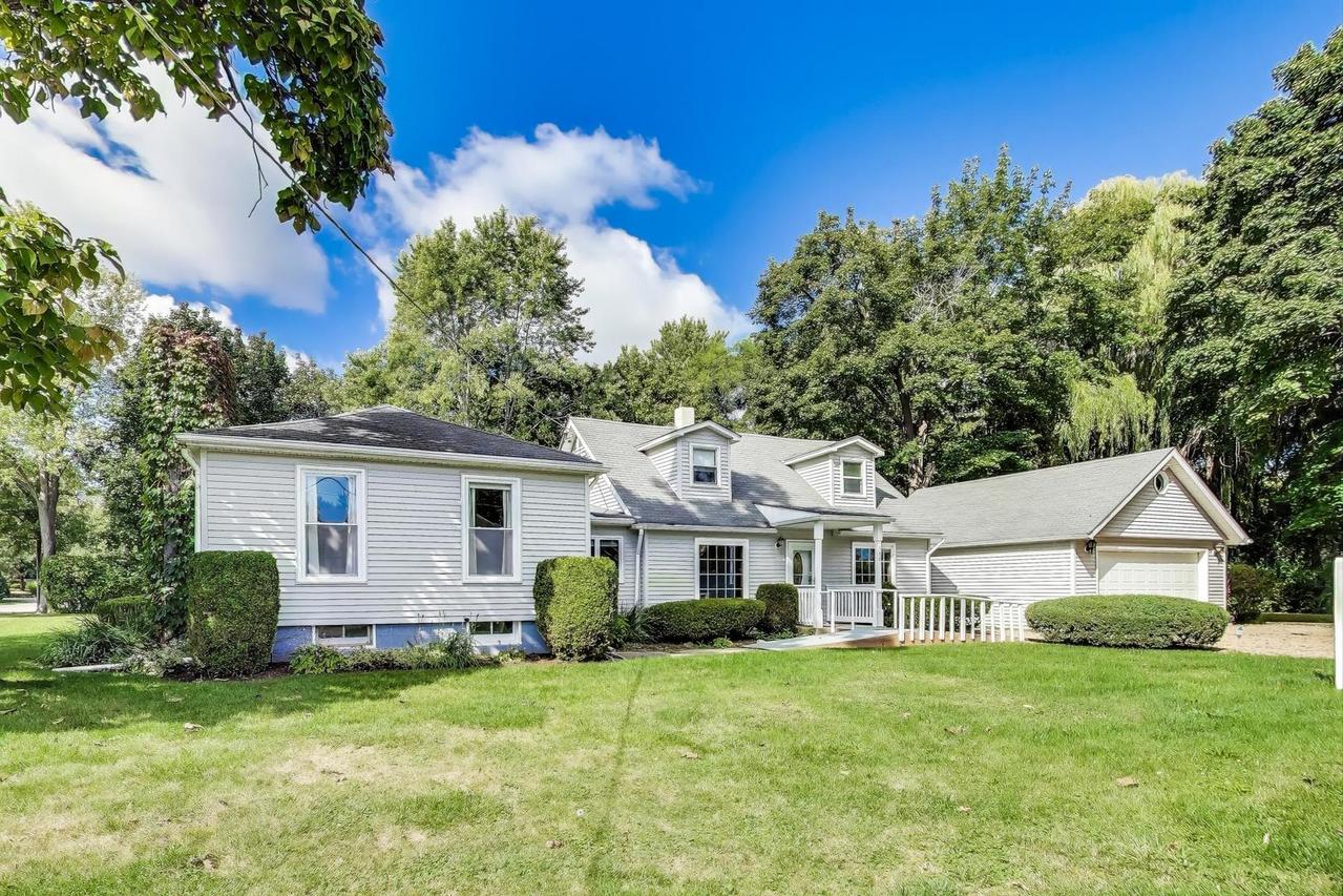 546 Thorndale Ave., Park City, IL 60085