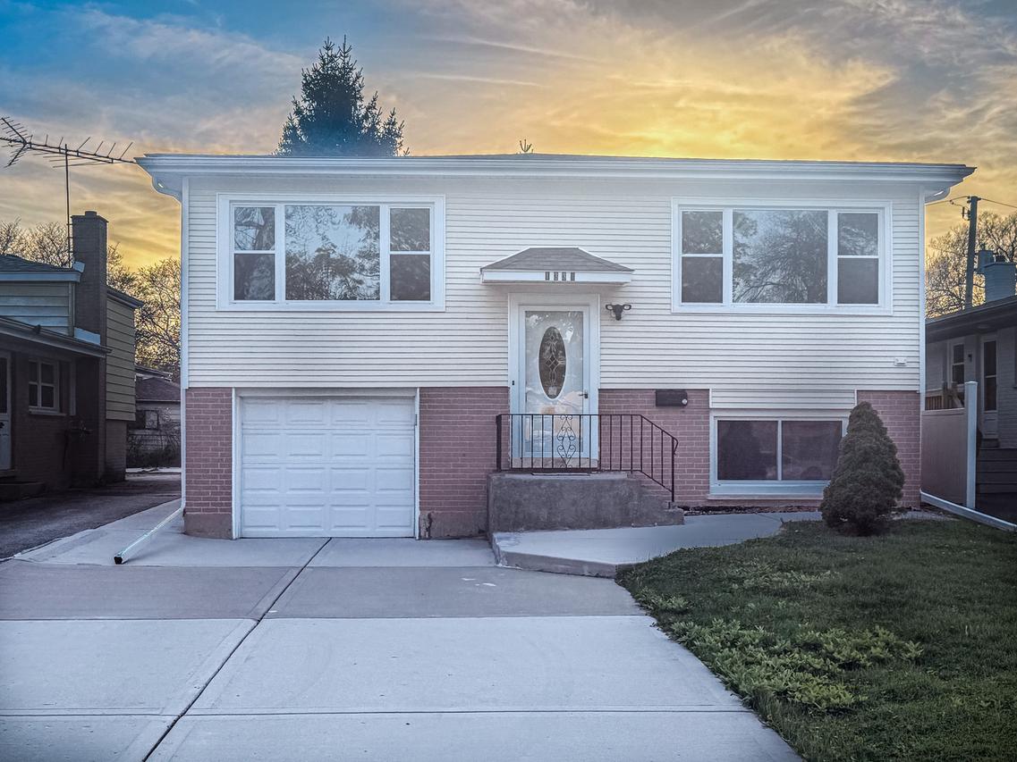 1338 S Dunton Ave., Arlington Heights, IL 60005