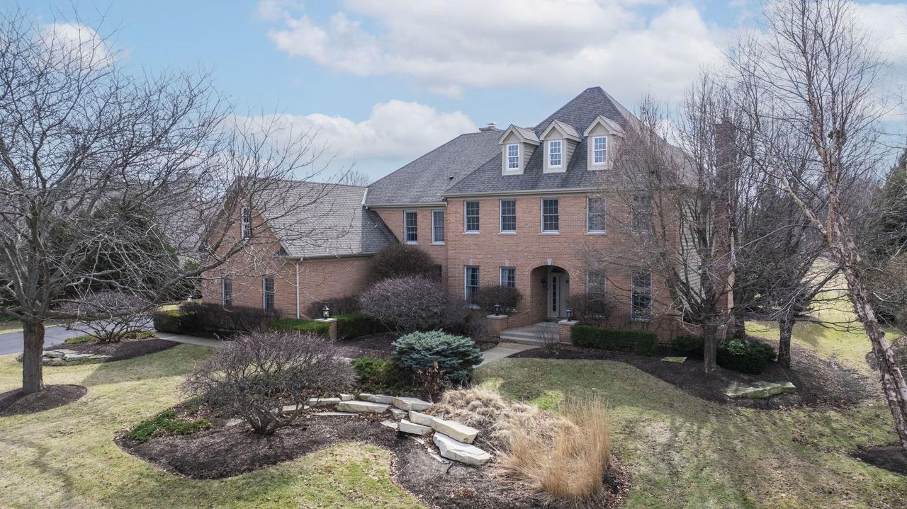 121 Boulder Dr., Lake In The Hills, IL 60156