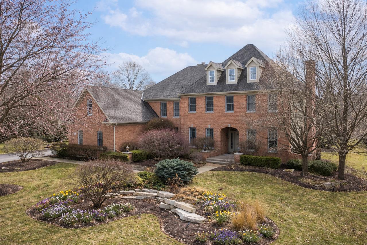 121 Boulder Dr., Lake In The Hills, IL 60156